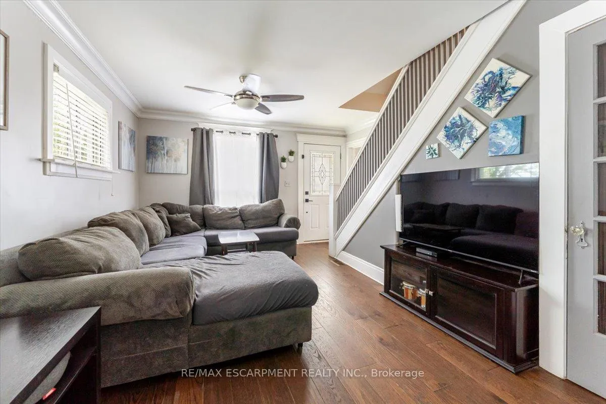 Photo 9 of 231 Vine Street, St. Catharines, Fairview — HOMEH