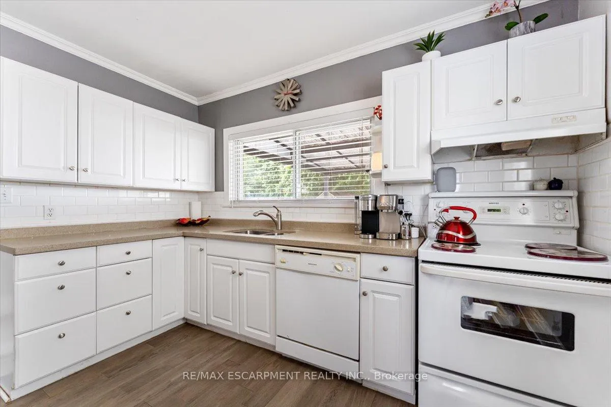 Photo 12 of 231 Vine Street, St. Catharines, Fairview — HOMEH