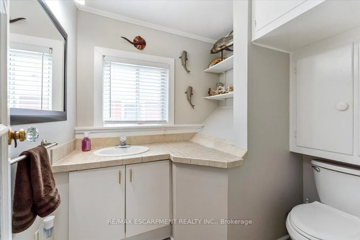 Photo 16 of 231 Vine Street, St. Catharines, Fairview — HOMEH