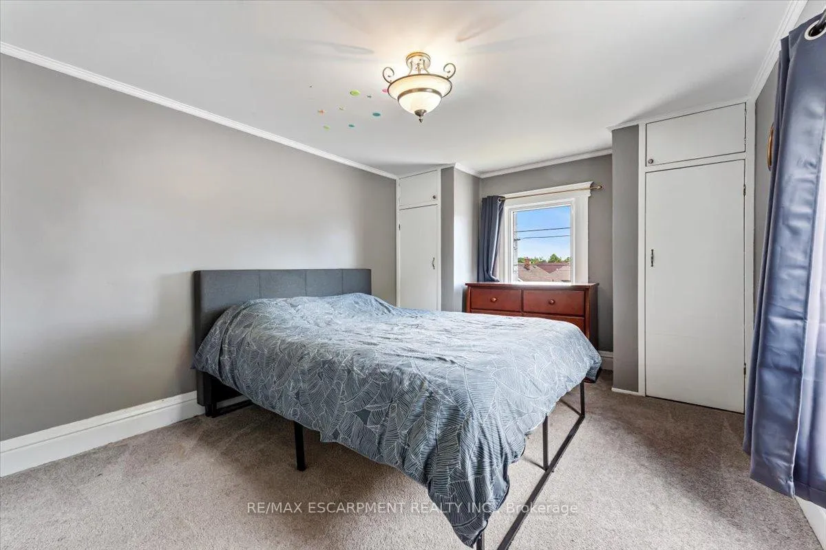 Photo 20 of 231 Vine Street, St. Catharines, Fairview — HOMEH