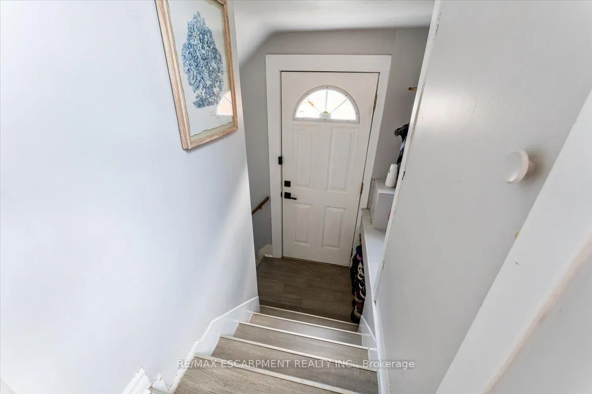 Photo 25 of 231 Vine Street, St. Catharines, Fairview — HOMEH