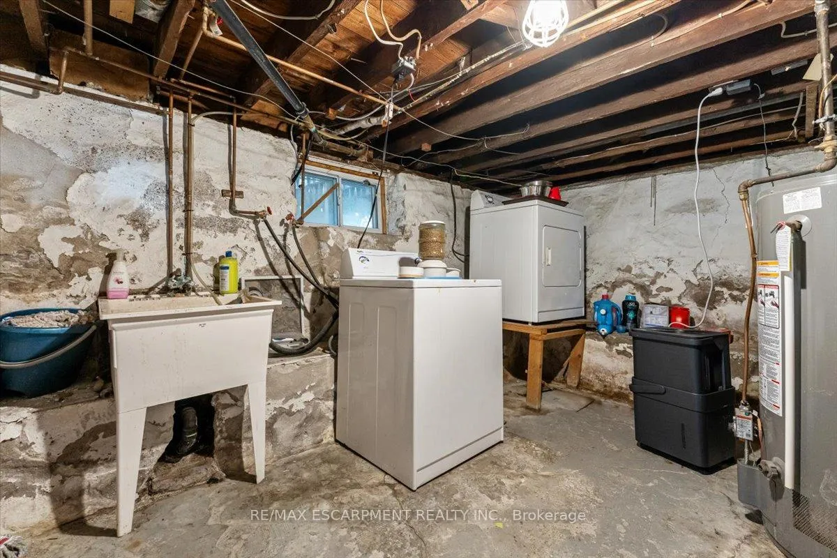 Photo 26 of 231 Vine Street, St. Catharines, Fairview — HOMEH