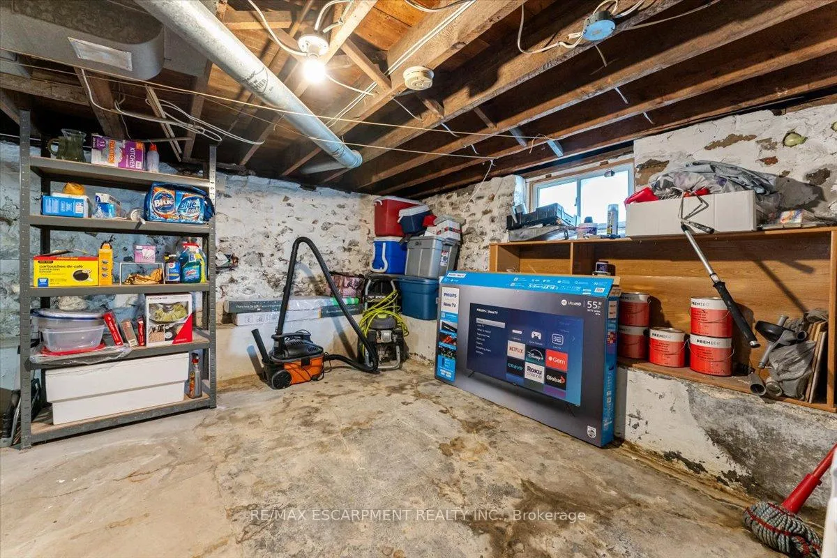 Photo 27 of 231 Vine Street, St. Catharines, Fairview — HOMEH