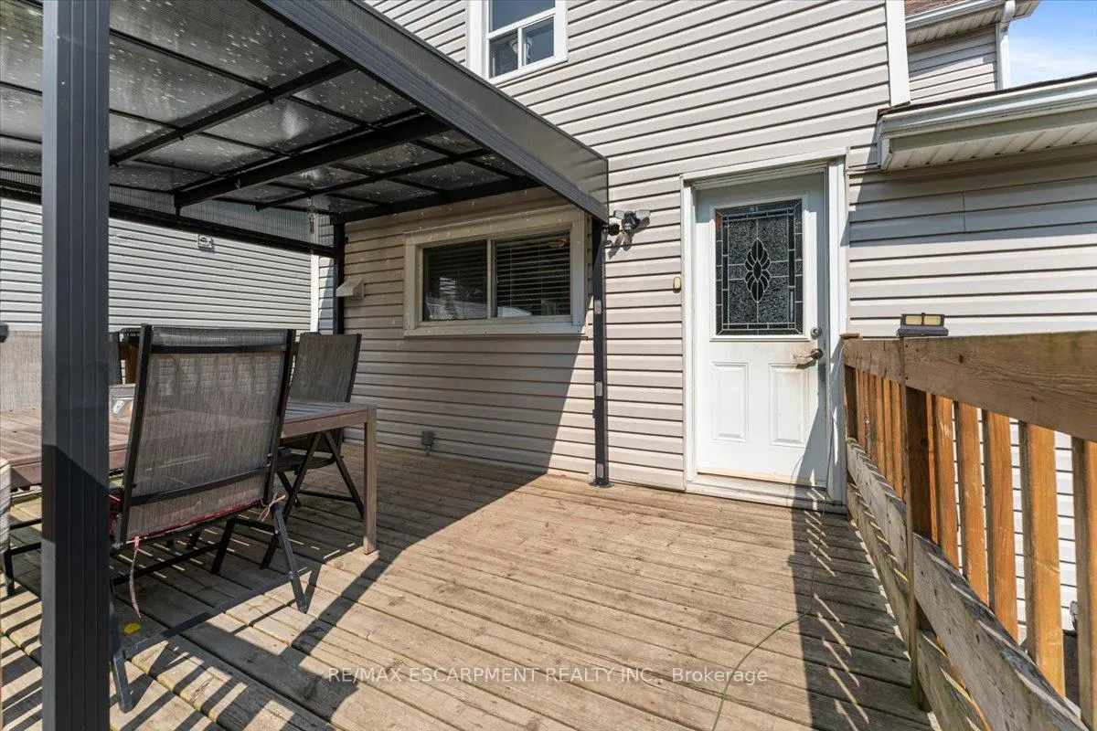Photo 29 of 231 Vine Street, St. Catharines, Fairview — HOMEH