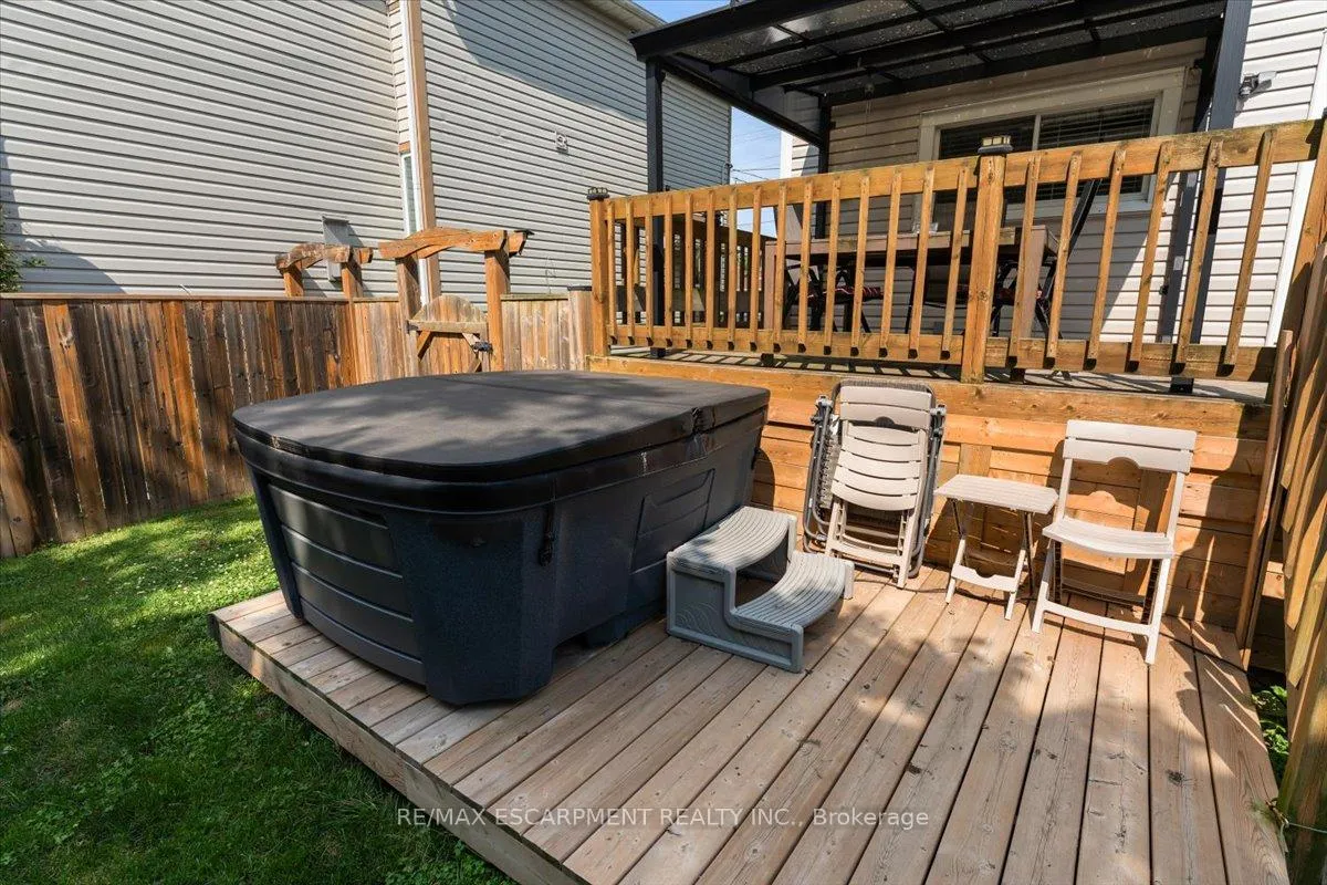 Photo 32 of 231 Vine Street, St. Catharines, Fairview — HOMEH