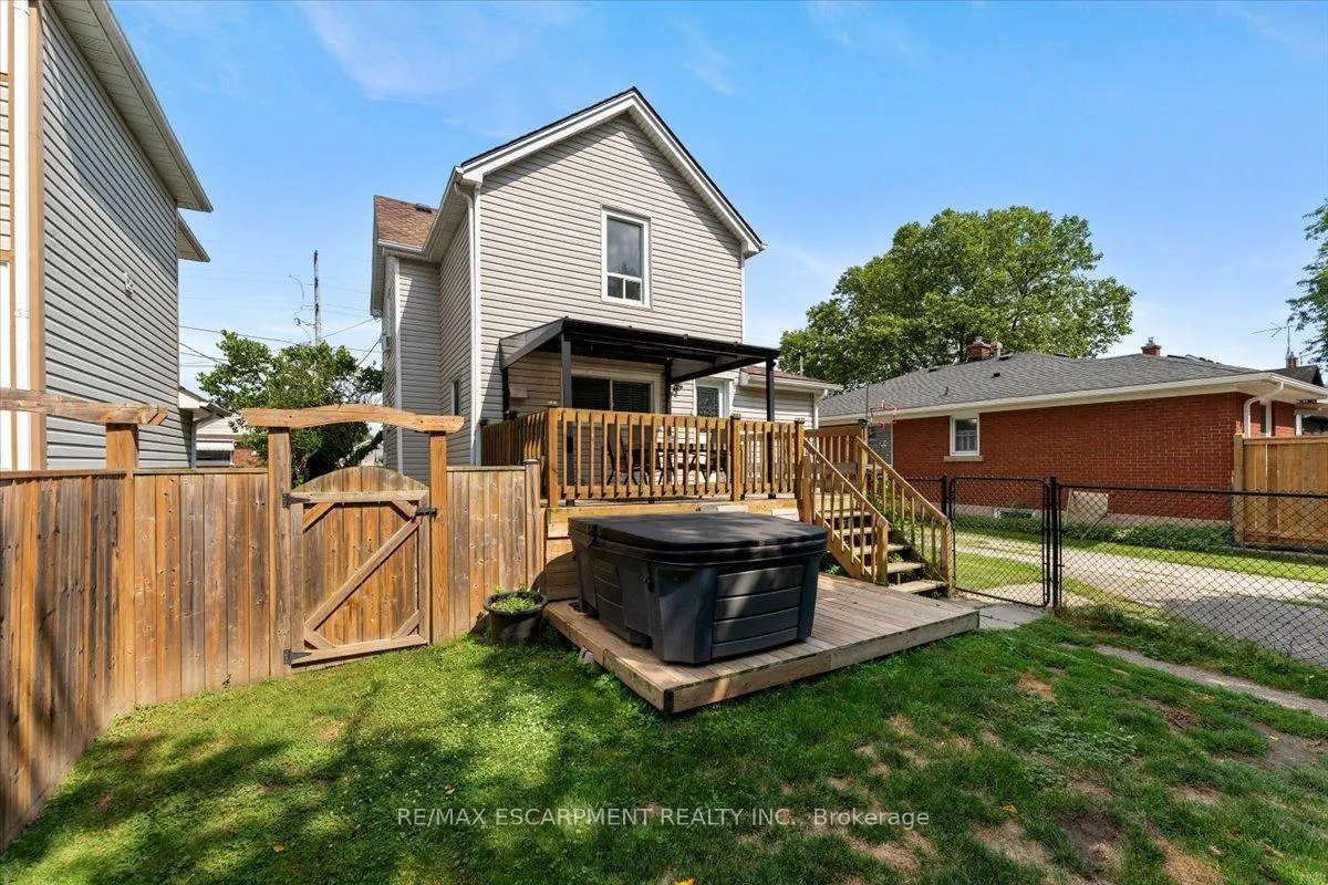 Photo 34 of 231 Vine Street, St. Catharines, Fairview — HOMEH