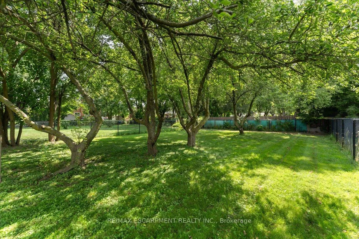Photo 35 of 231 Vine Street, St. Catharines, Fairview — HOMEH