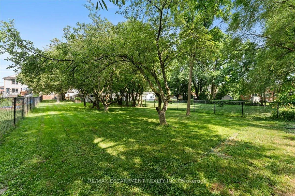 Photo 36 of 231 Vine Street, St. Catharines, Fairview — HOMEH