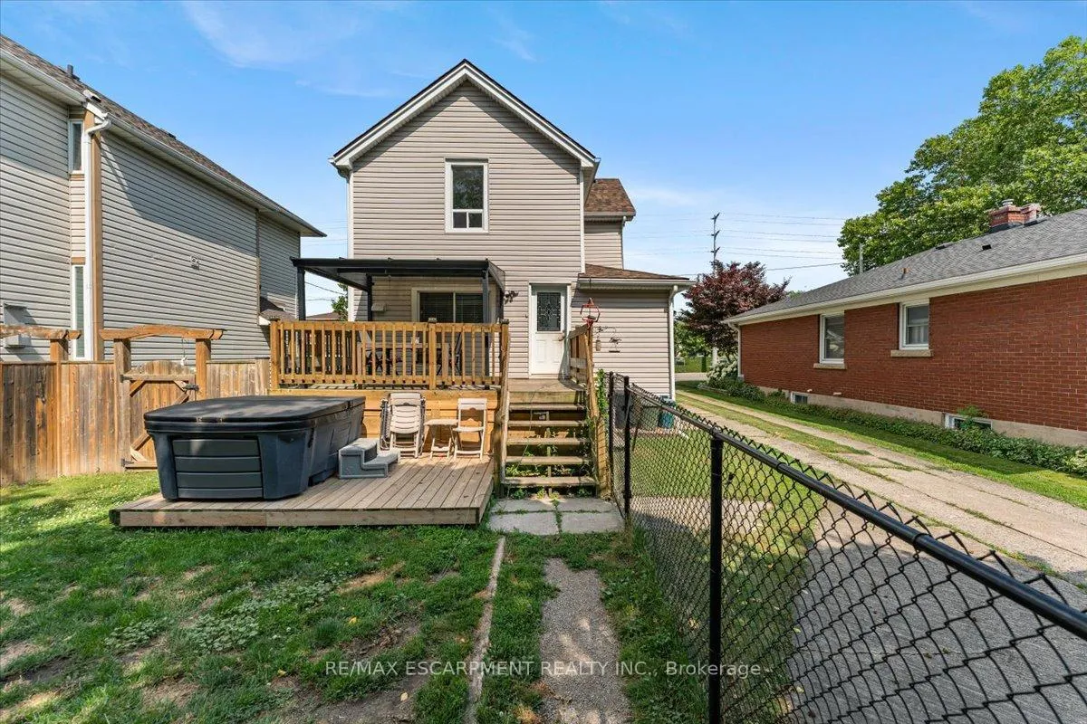 Photo 39 of 231 Vine Street, St. Catharines, Fairview — HOMEH