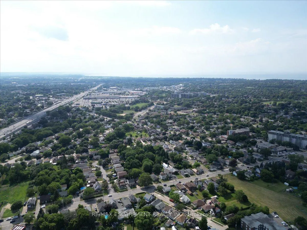 Photo 45 of 231 Vine Street, St. Catharines, Fairview — HOMEH
