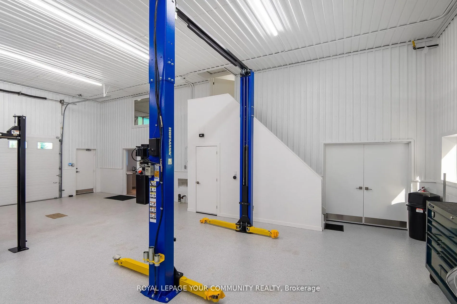 Photo 15 of 16155 Keele Street, King, Rural King — HOMEH