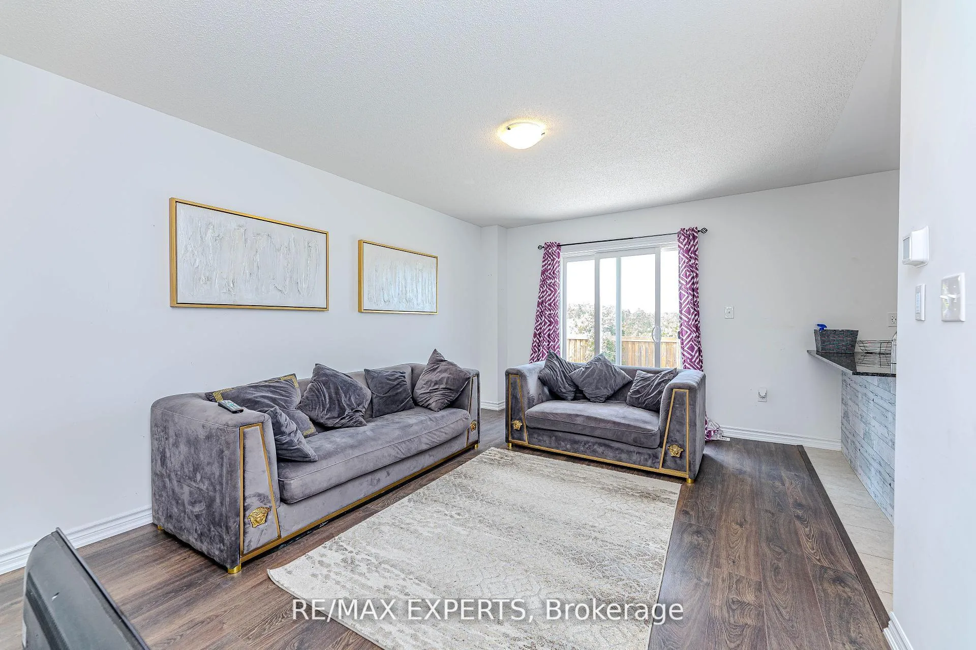 Photo 7 of 10 Brown Bear Street, Barrie, Rural Barrie Southwest — HOMEH