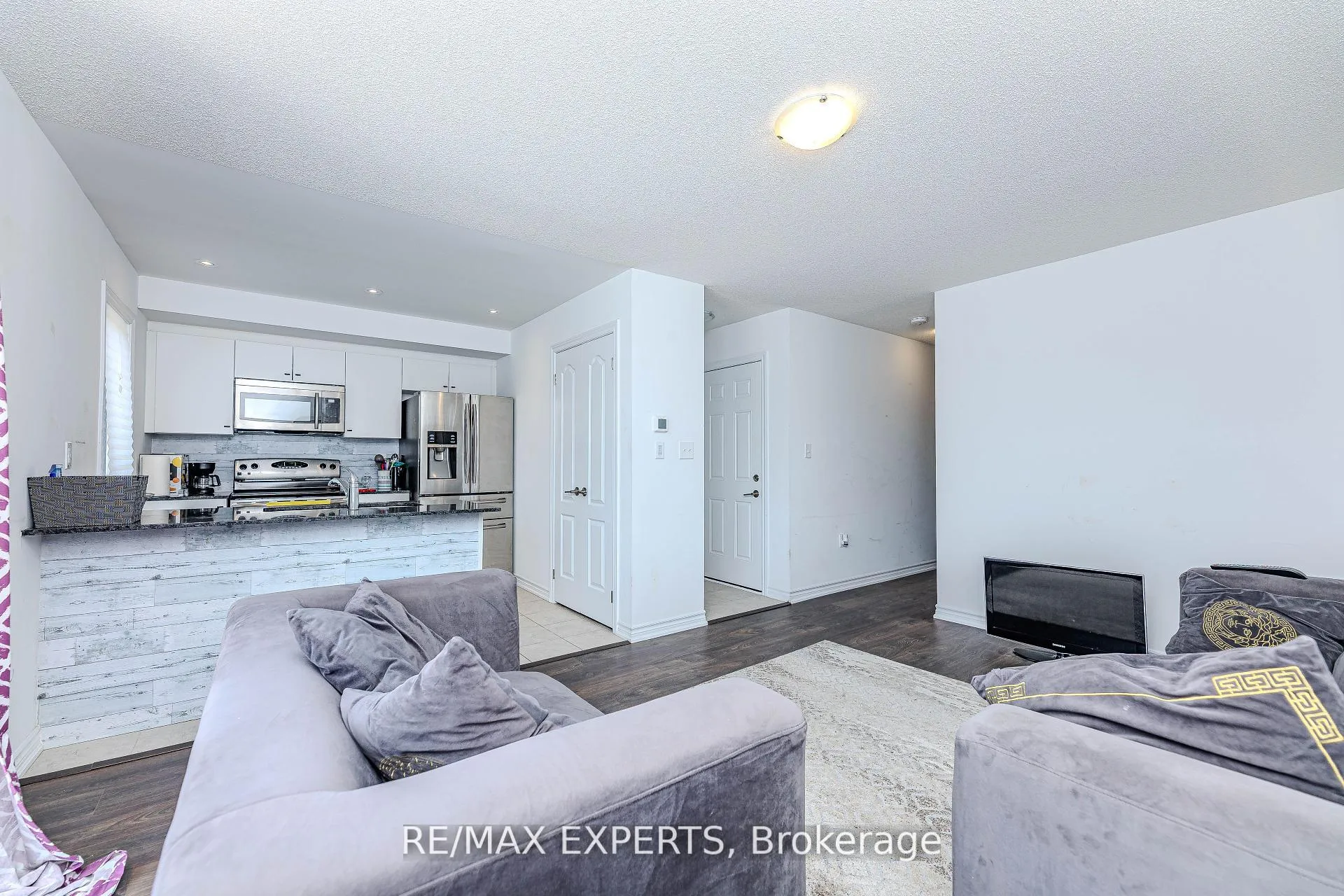 Photo 8 of 10 Brown Bear Street, Barrie, Rural Barrie Southwest — HOMEH