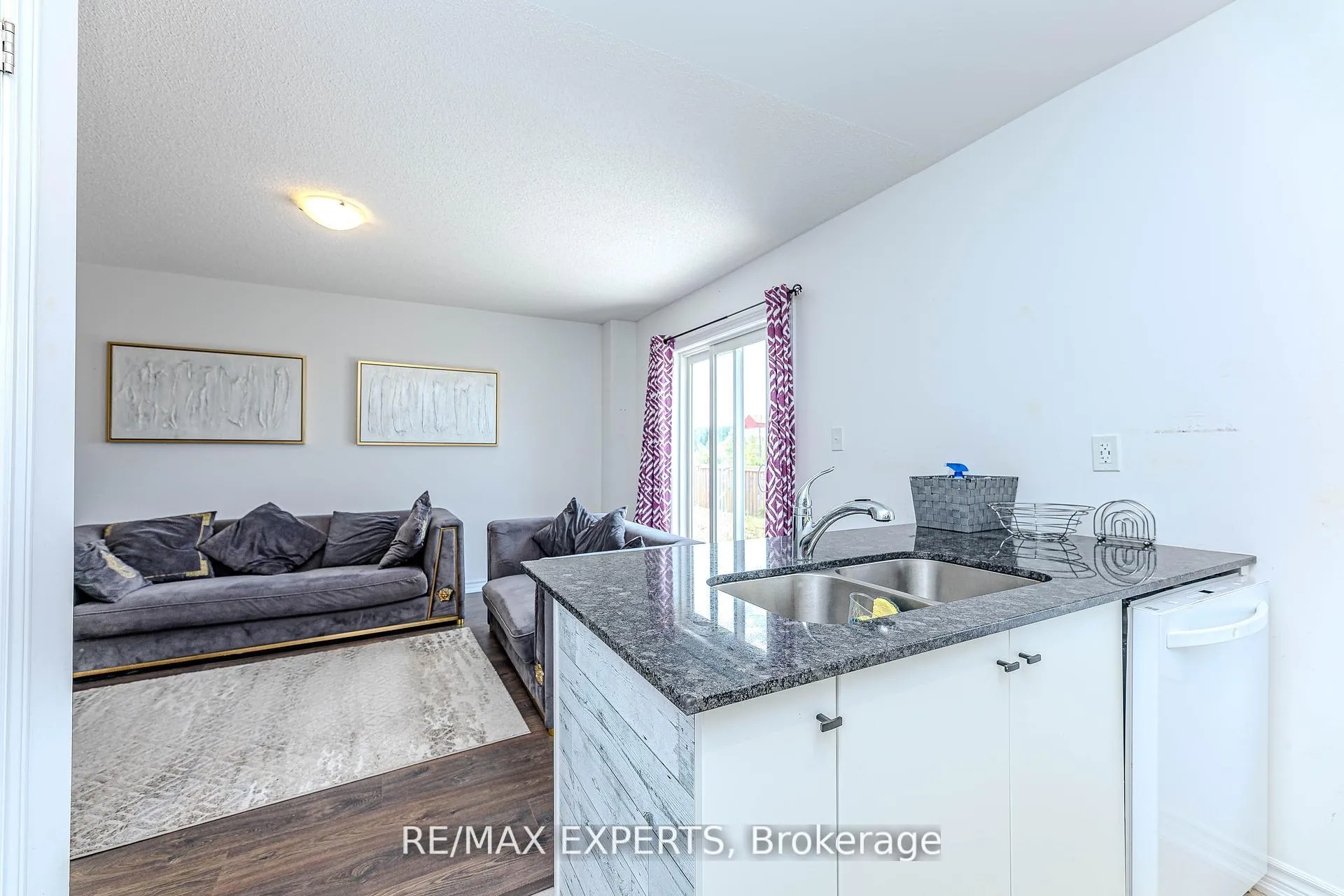 Photo 13 of 10 Brown Bear Street, Barrie, Rural Barrie Southwest — HOMEH