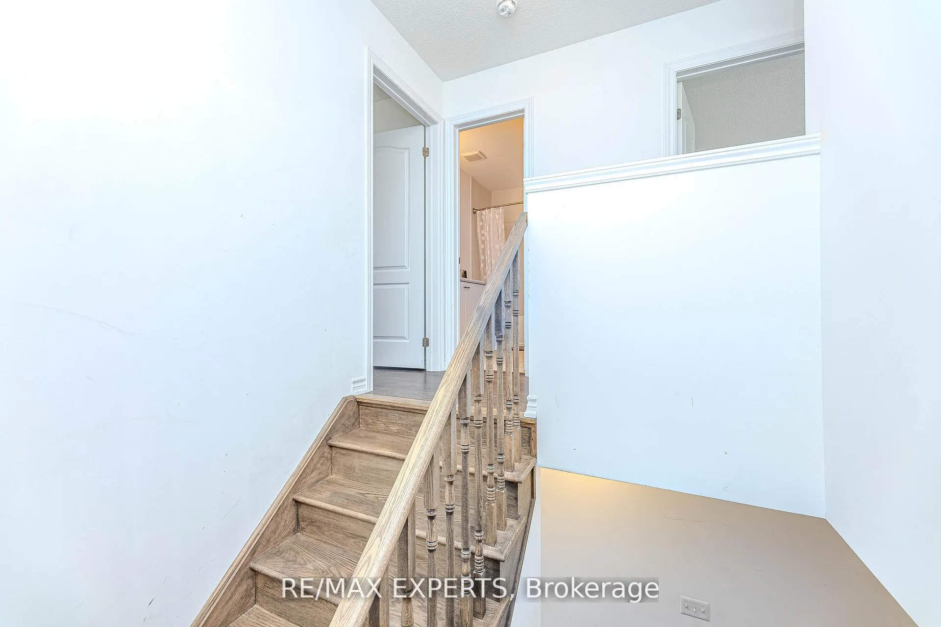 Photo 17 of 10 Brown Bear Street, Barrie, Rural Barrie Southwest — HOMEH