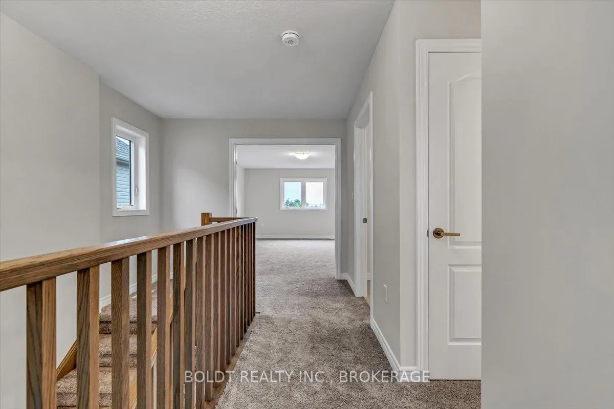 Photo 11 of 241 Tanglewood Drive, Hamilton, Binbrook — HOMEH