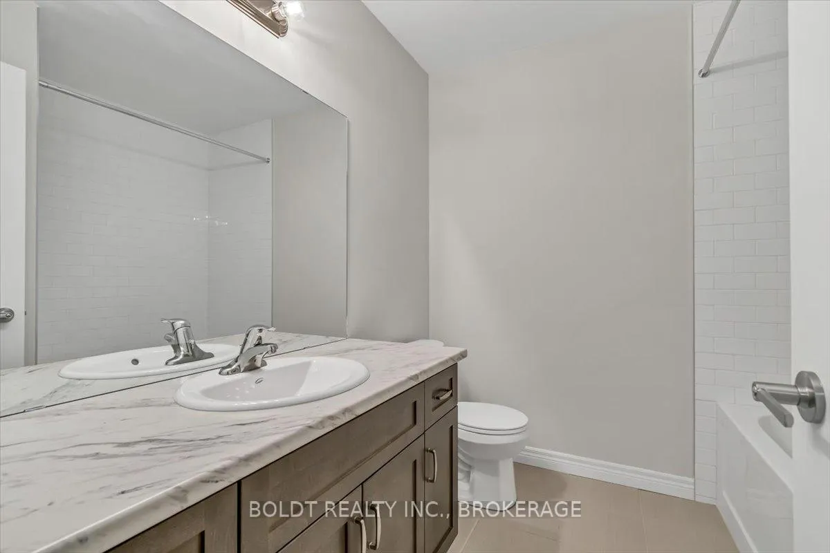 Photo 17 of 241 Tanglewood Drive, Hamilton, Binbrook — HOMEH