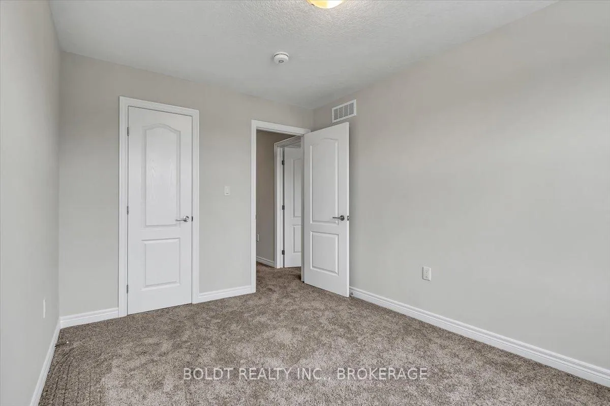 Photo 22 of 241 Tanglewood Drive, Hamilton, Binbrook — HOMEH