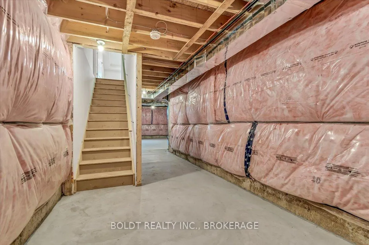 Photo 24 of 241 Tanglewood Drive, Hamilton, Binbrook — HOMEH