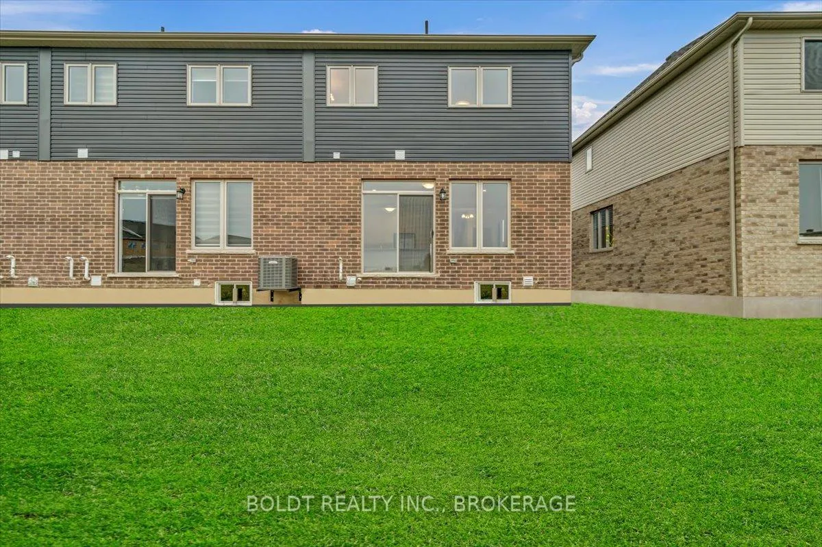Photo 27 of 241 Tanglewood Drive, Hamilton, Binbrook — HOMEH