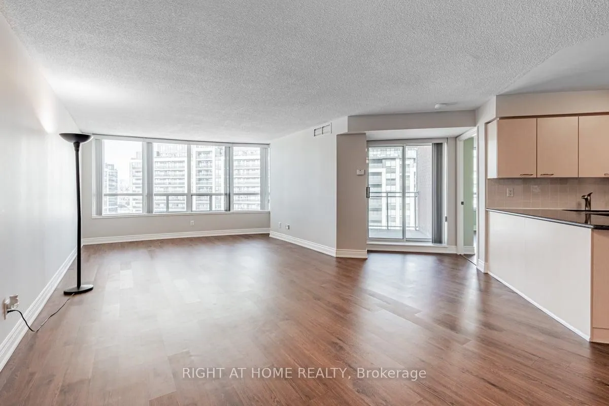 Photo 6 of Unit 811, 48 Suncrest Boulevard, Markham, Commerce Valley — HOMEH