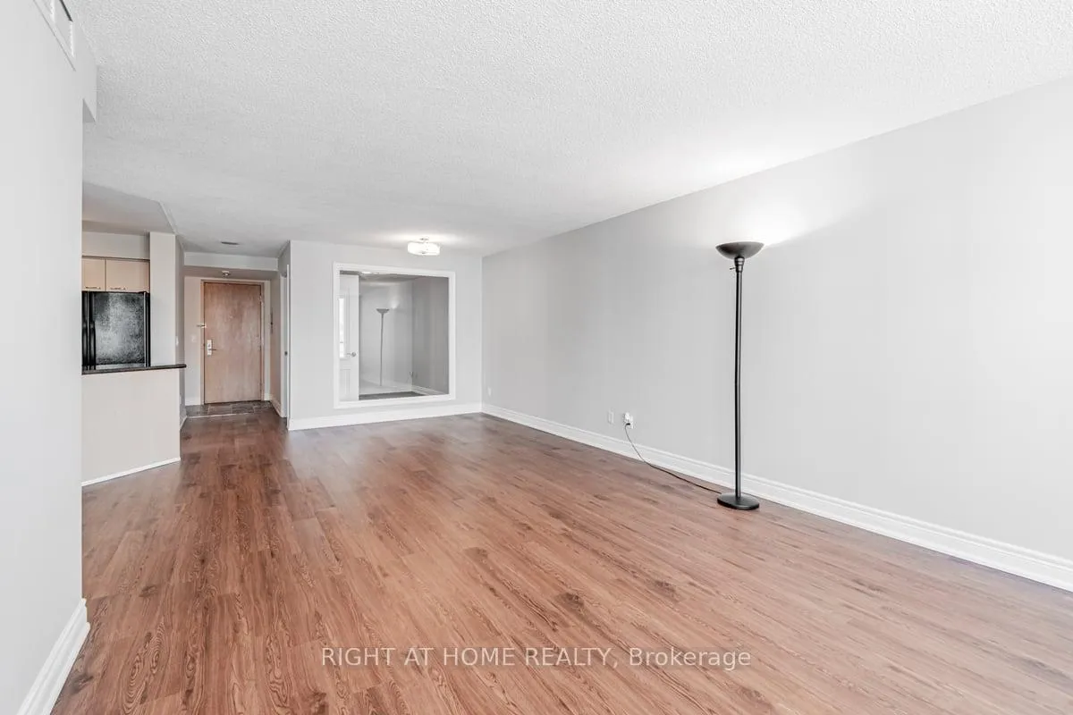 Photo 12 of Unit 811, 48 Suncrest Boulevard, Markham, Commerce Valley — HOMEH