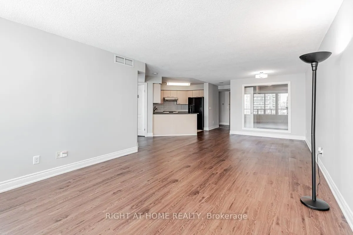 Photo 13 of Unit 811, 48 Suncrest Boulevard, Markham, Commerce Valley — HOMEH