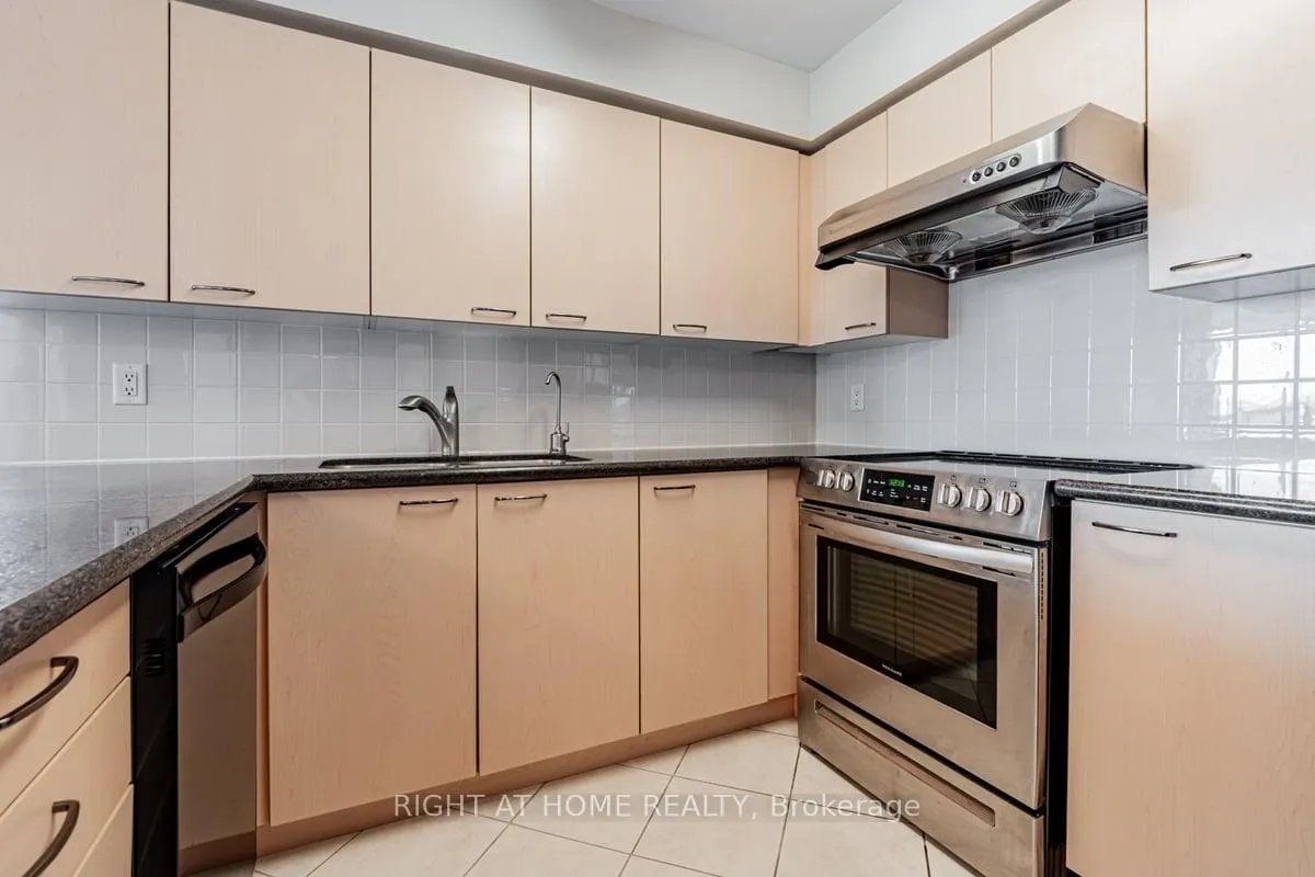 Photo 15 of Unit 811, 48 Suncrest Boulevard, Markham, Commerce Valley — HOMEH