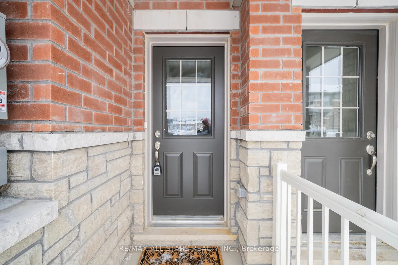 Photo 5 of 927 Crowsnest Hollow, Pickering, Rural Pickering — HOMEH