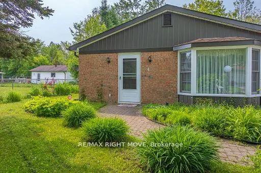 Photo 3 of 4 Maypark Drive, Bracebridge, Monck (Bracebridge) — HOMEH
