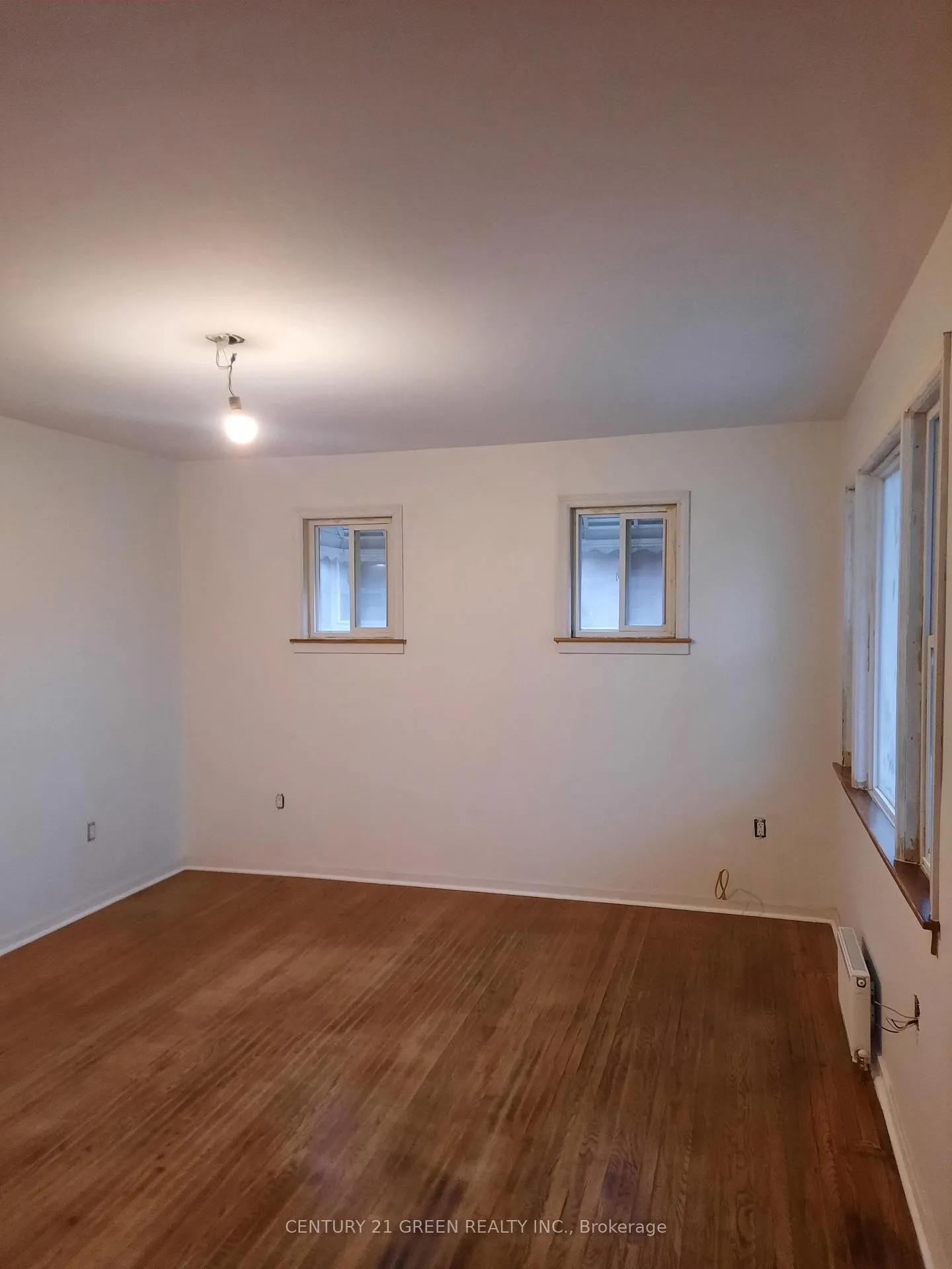 Photo 5 of Unit Main, 143 Haig Street, St. Catharines, Haig — HOMEH