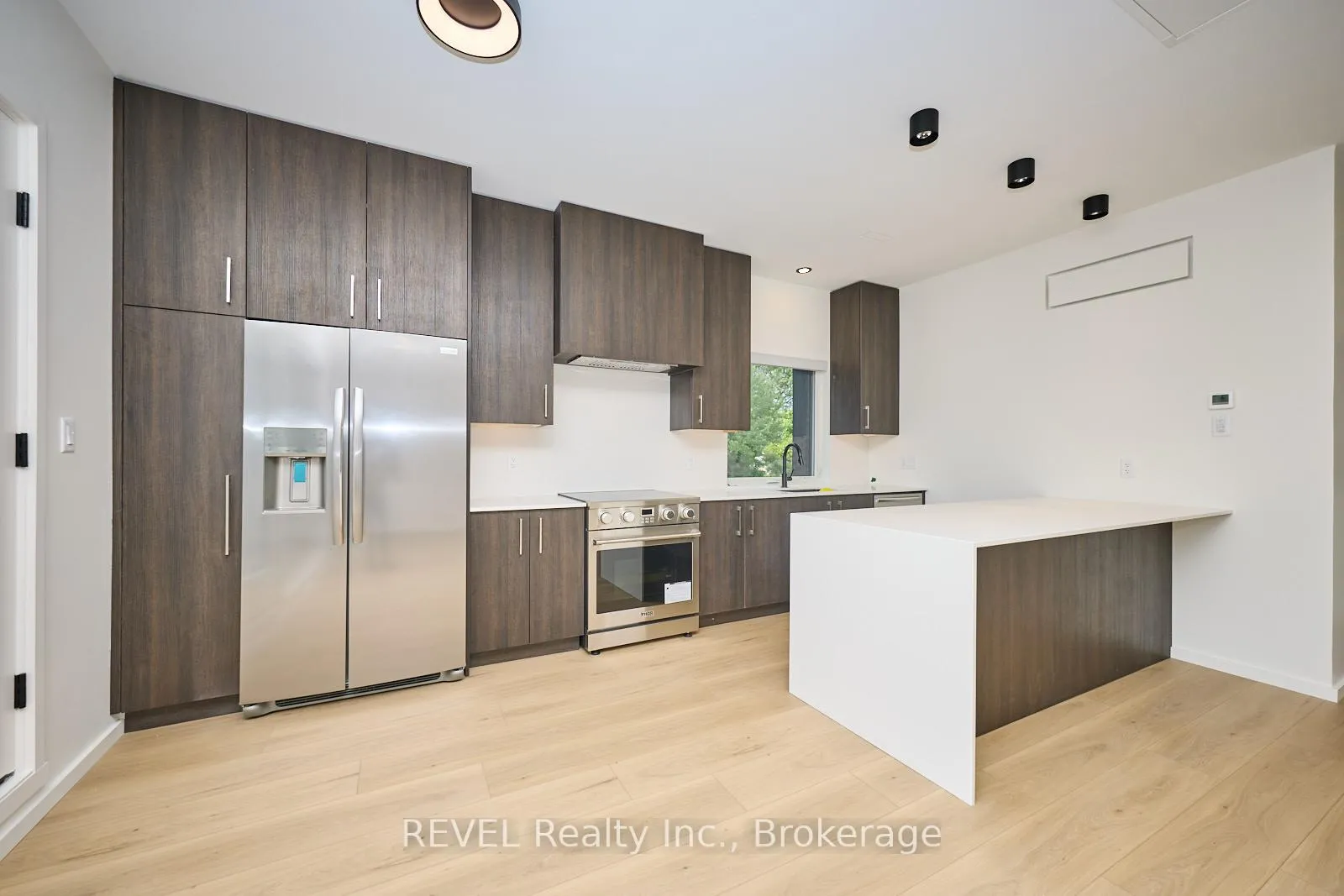 Photo 1 of Unit Unit 1, 5361 Valley Way E, Niagara Falls, Cherrywood — HOMEH