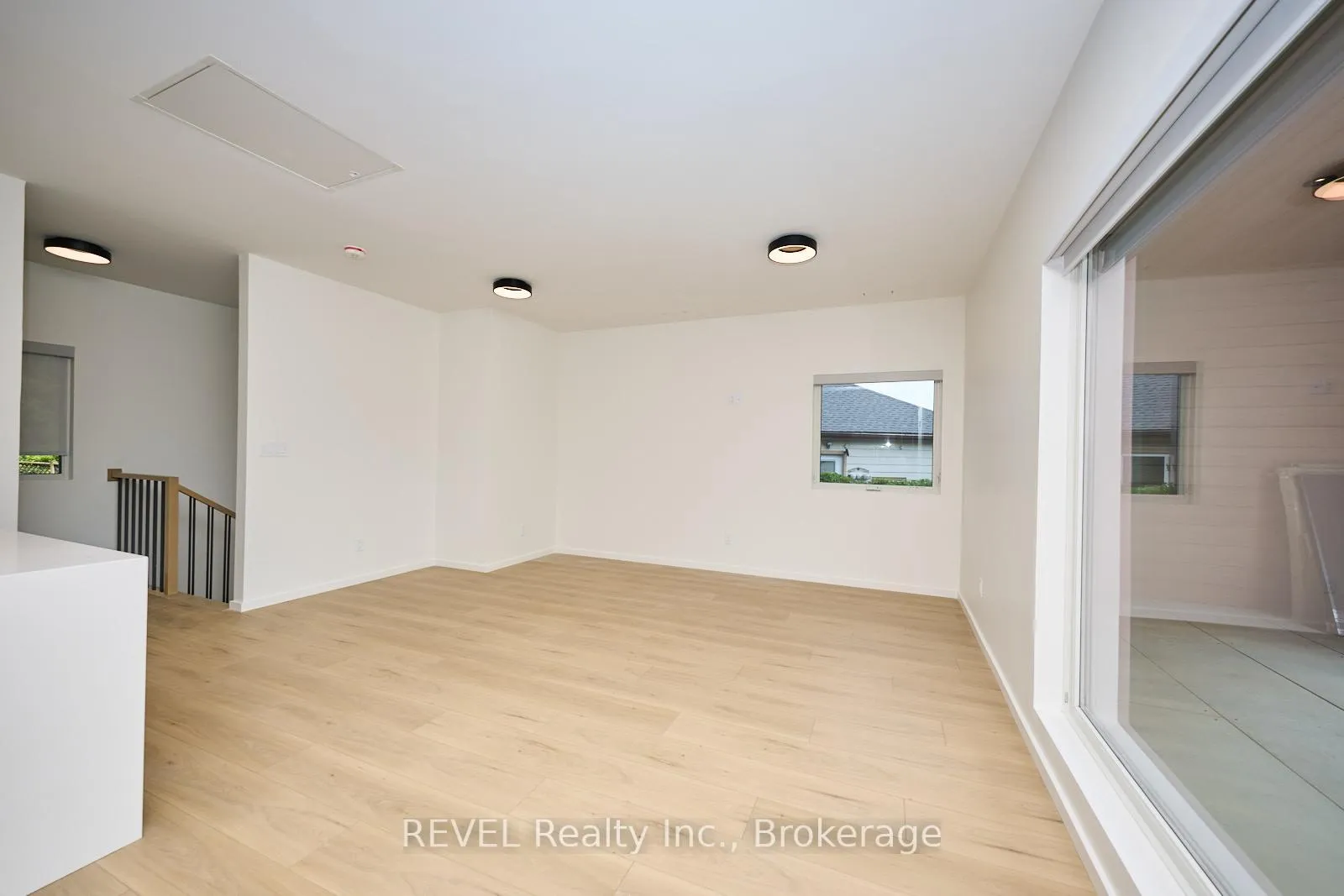 Photo 5 of Unit Unit 1, 5361 Valley Way E, Niagara Falls, Cherrywood — HOMEH