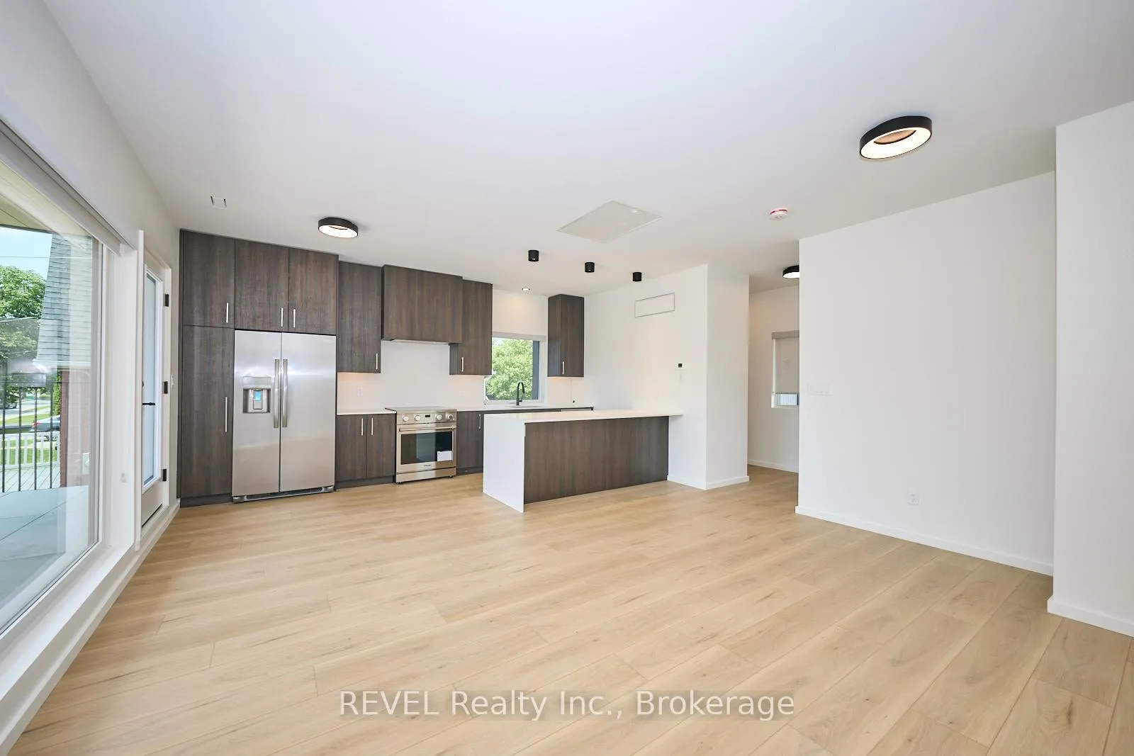 Photo 6 of Unit Unit 1, 5361 Valley Way E, Niagara Falls, Cherrywood — HOMEH