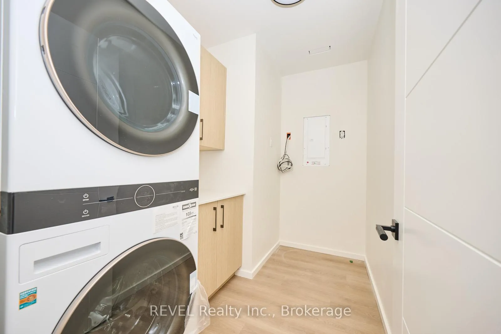 Photo 11 of Unit Unit 1, 5361 Valley Way E, Niagara Falls, Cherrywood — HOMEH