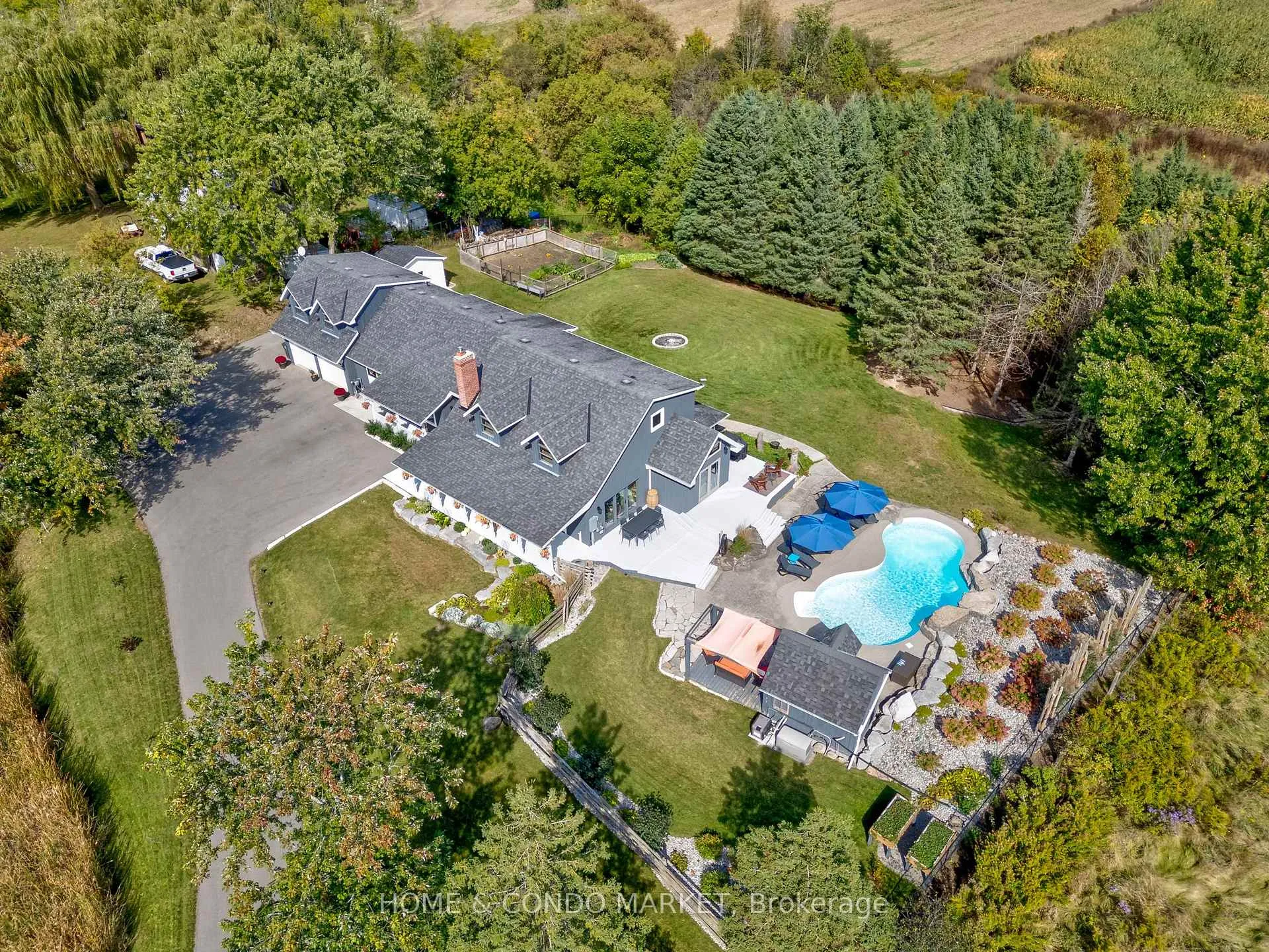Photo 3 of 15391 Mount Hope Road, Caledon, Caledon East — HOMEH