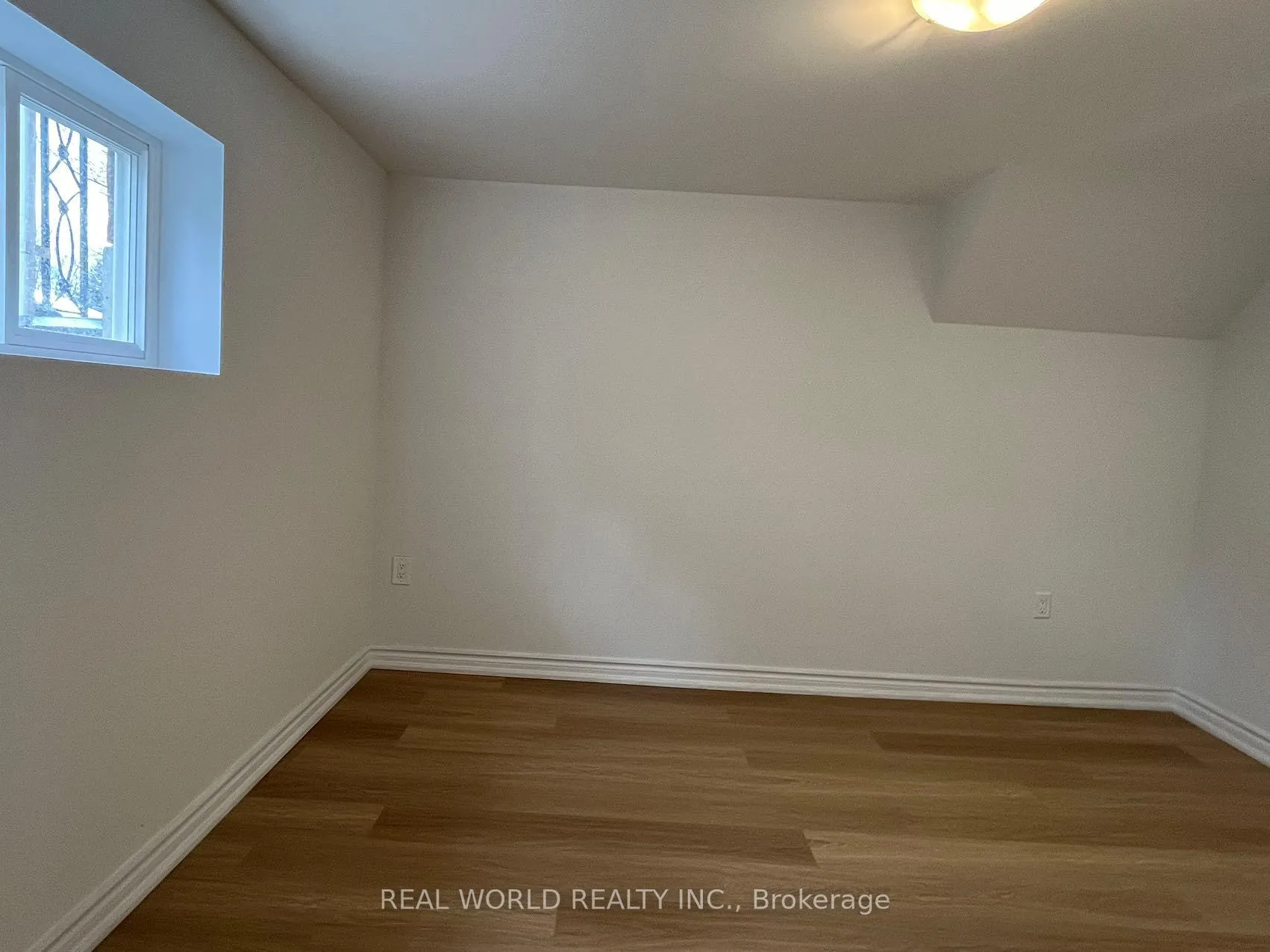 Photo 2 of Unit Bsmt, 180 Royal Orchard Boulevard, Markham, Royal Orchard — HOMEH