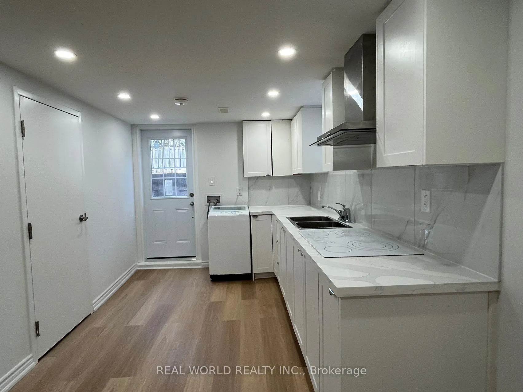 Photo 3 of Unit Bsmt, 180 Royal Orchard Boulevard, Markham, Royal Orchard — HOMEH
