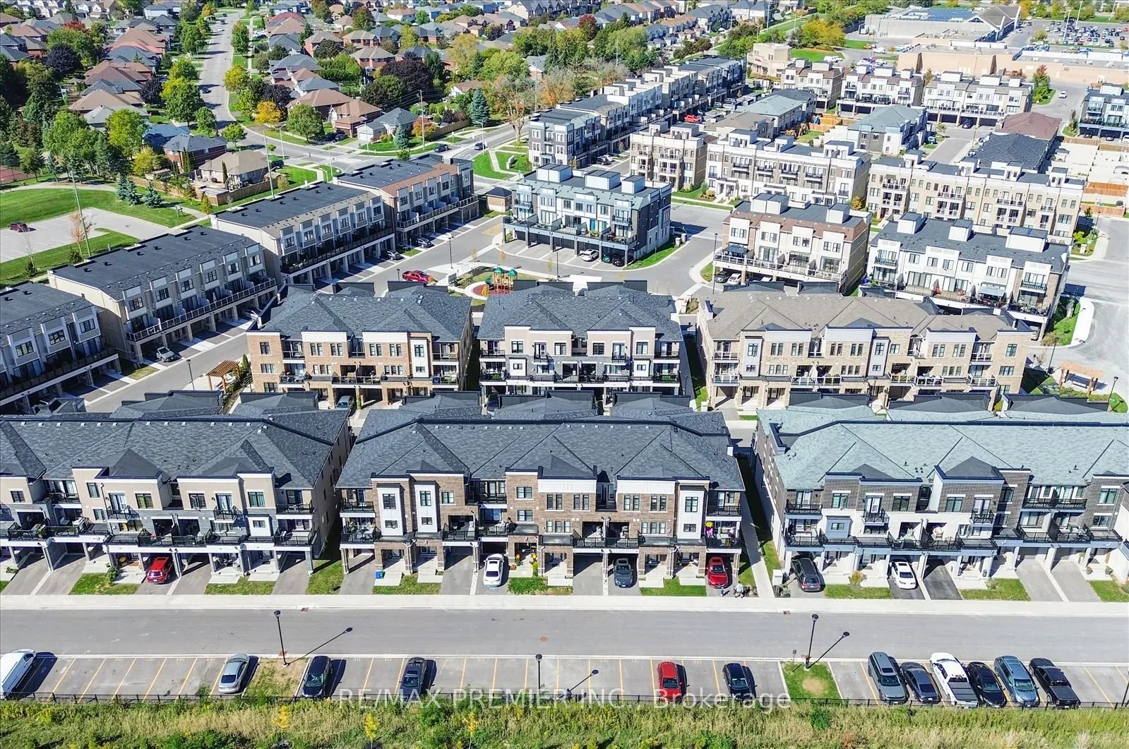 Photo 9 of 38 King William Way, Clarington, Bowmanville — HOMEH