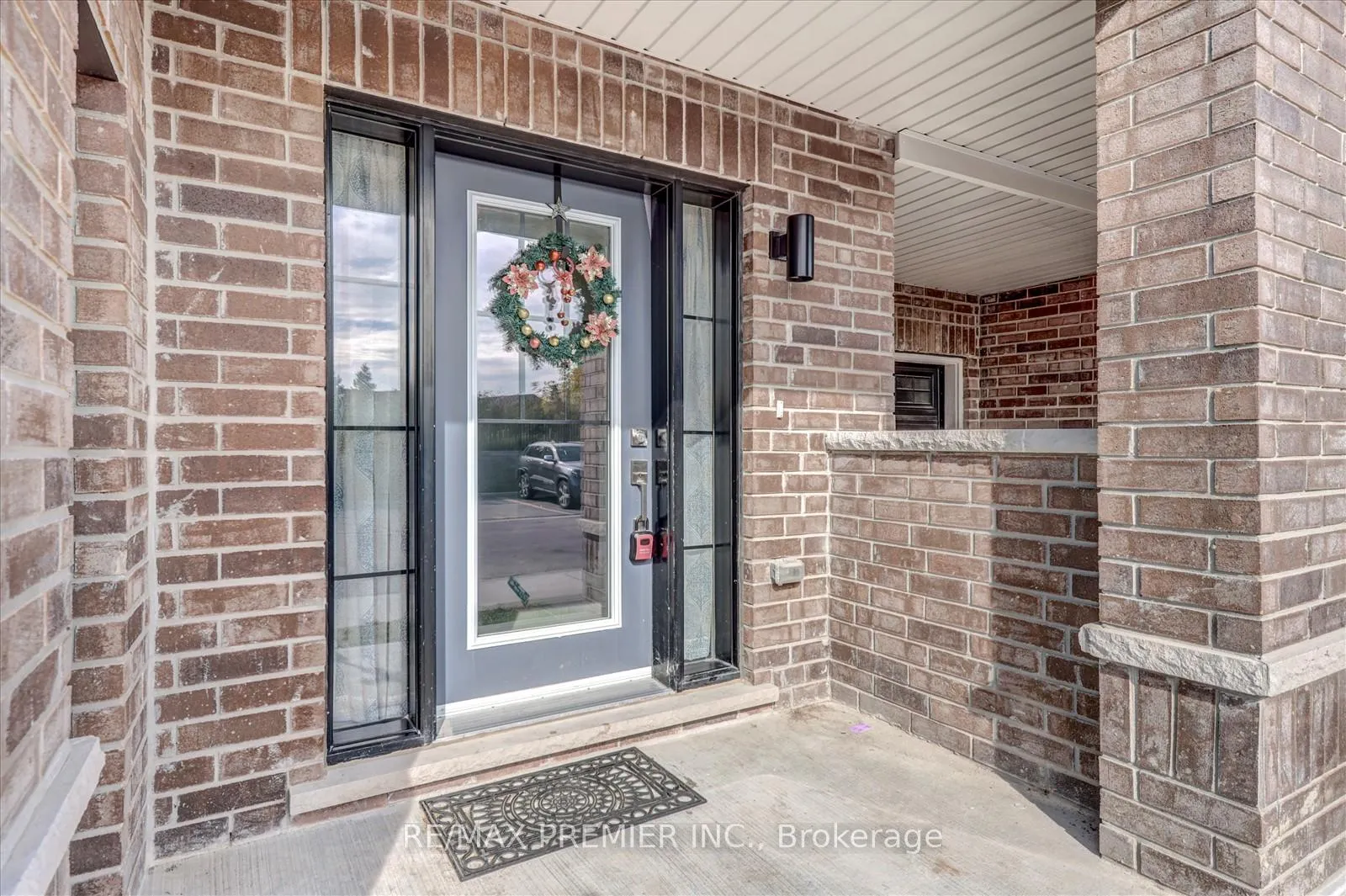 Photo 10 of 38 King William Way, Clarington, Bowmanville — HOMEH