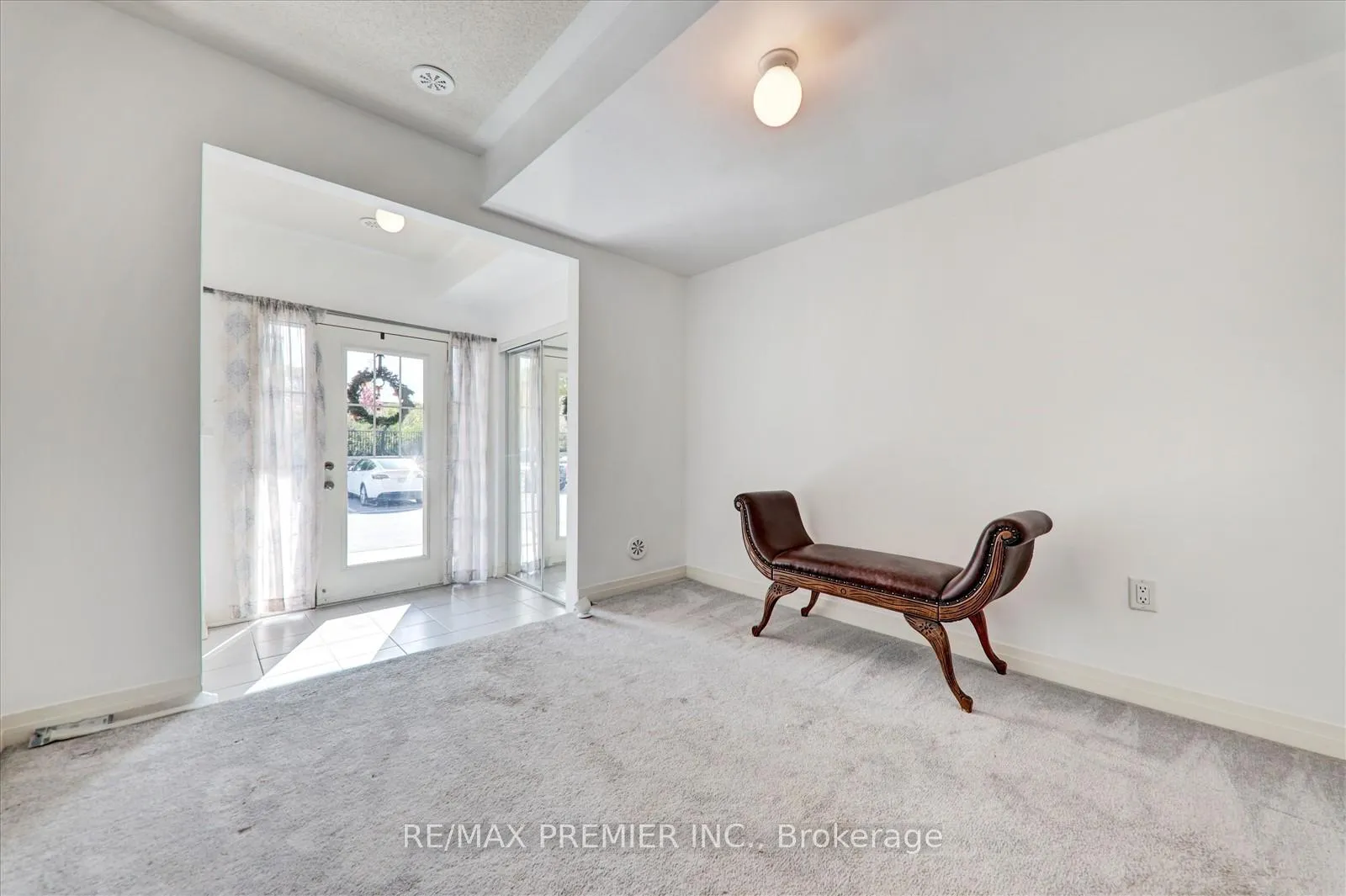 Photo 12 of 38 King William Way, Clarington, Bowmanville — HOMEH