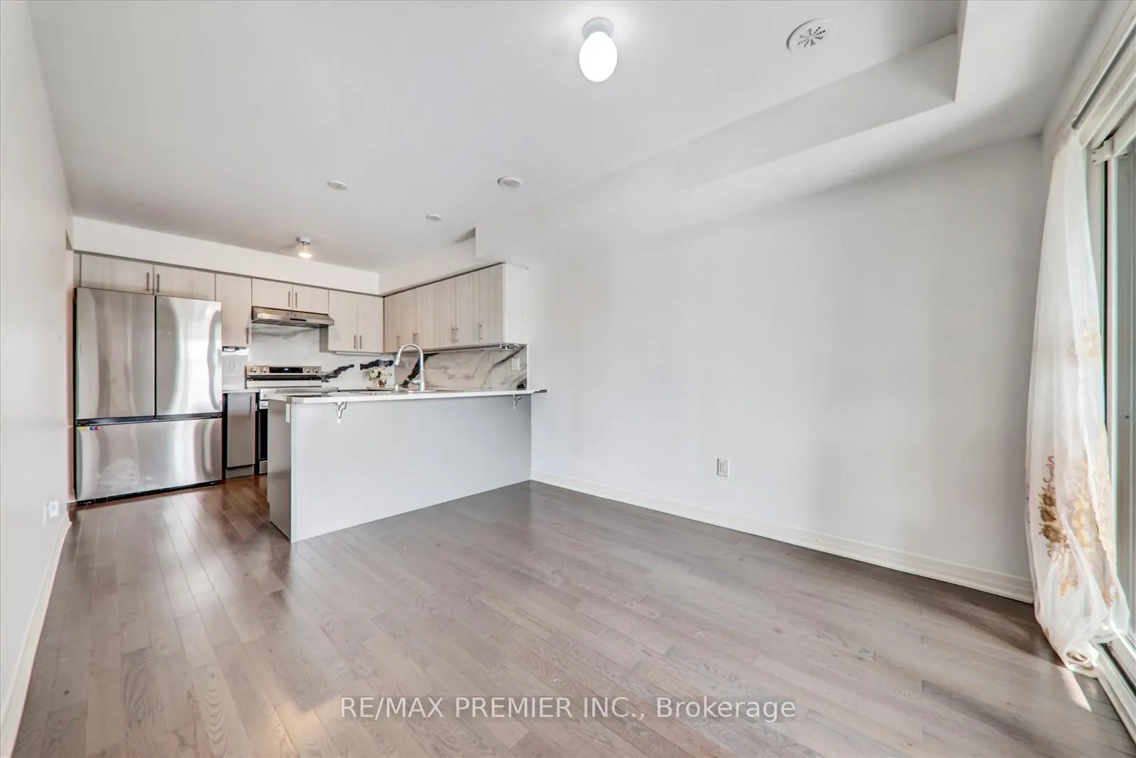 Photo 22 of 38 King William Way, Clarington, Bowmanville — HOMEH