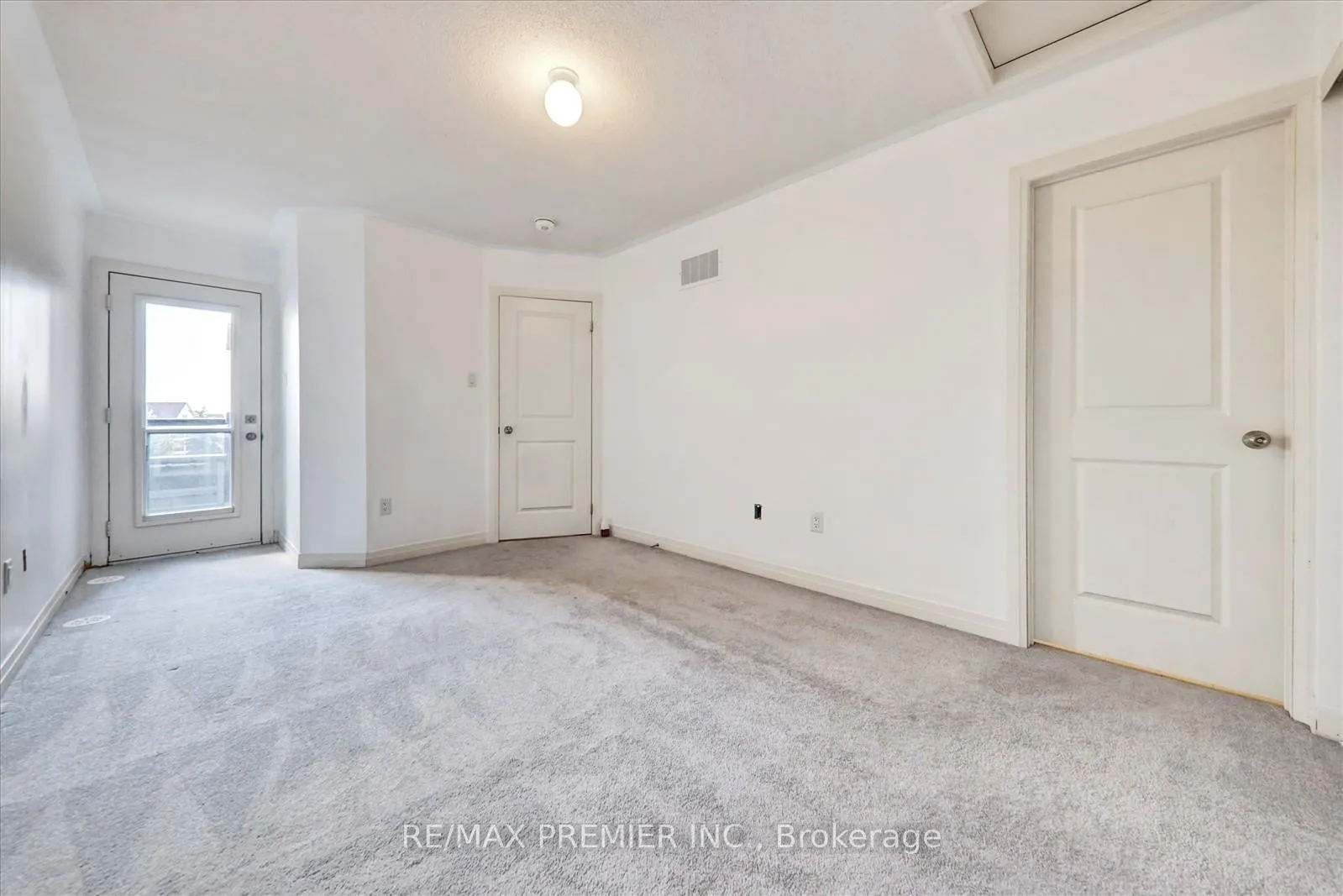 Photo 27 of 38 King William Way, Clarington, Bowmanville — HOMEH