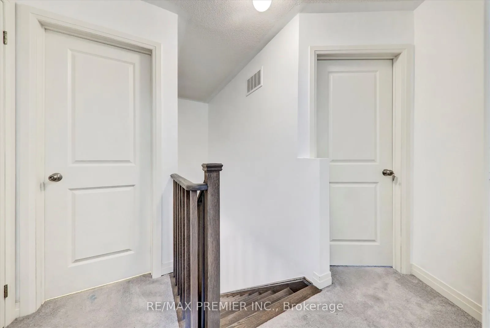 Photo 28 of 38 King William Way, Clarington, Bowmanville — HOMEH