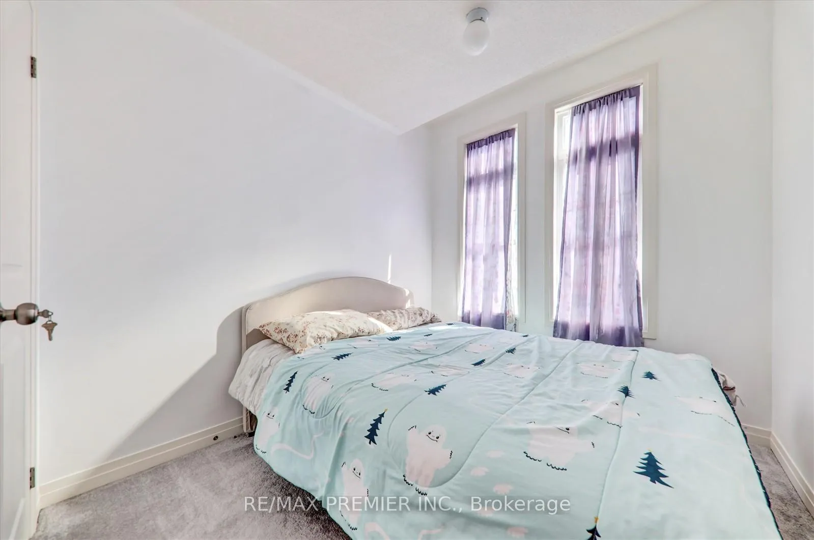 Photo 30 of 38 King William Way, Clarington, Bowmanville — HOMEH