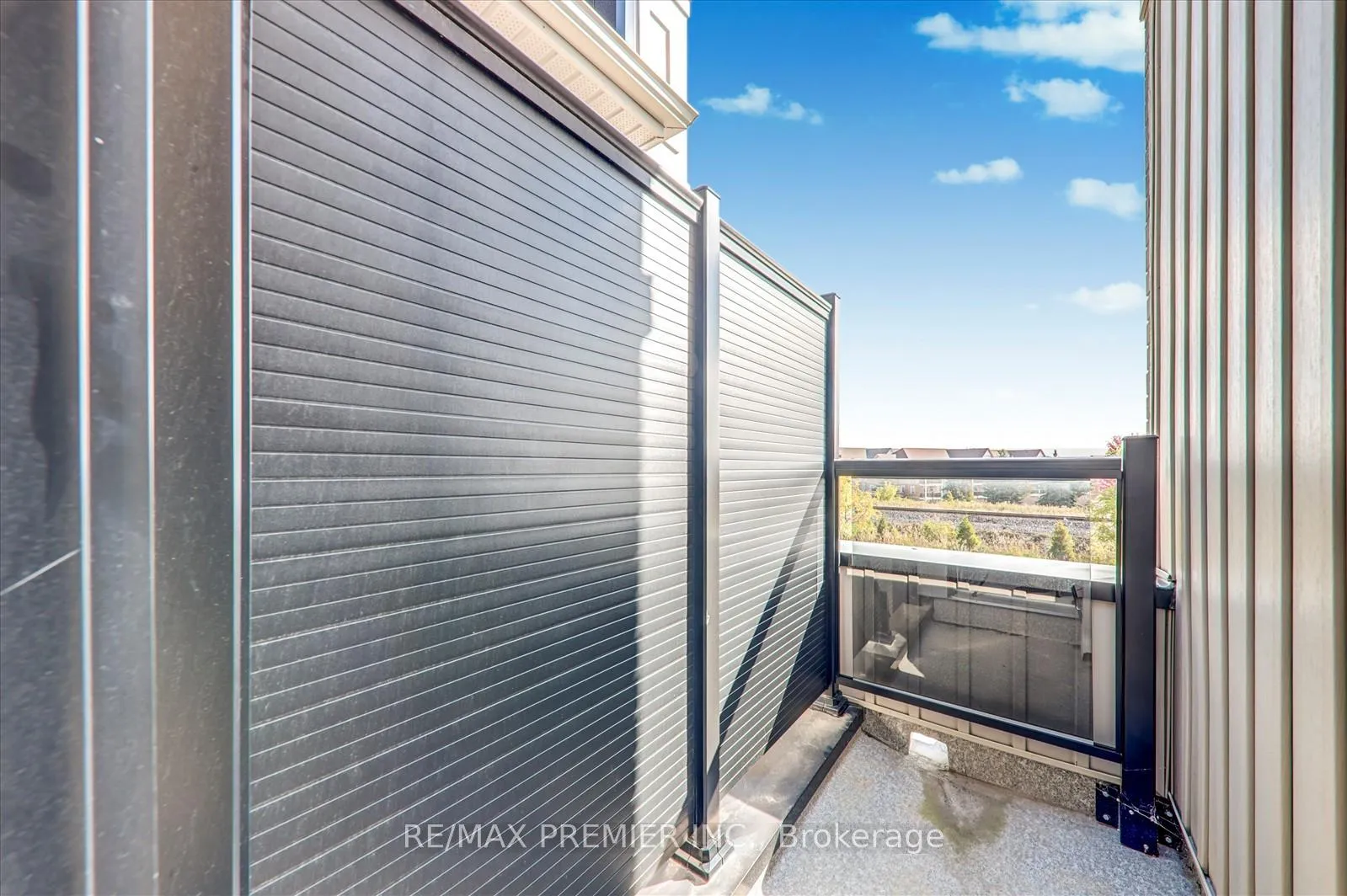 Photo 31 of 38 King William Way, Clarington, Bowmanville — HOMEH