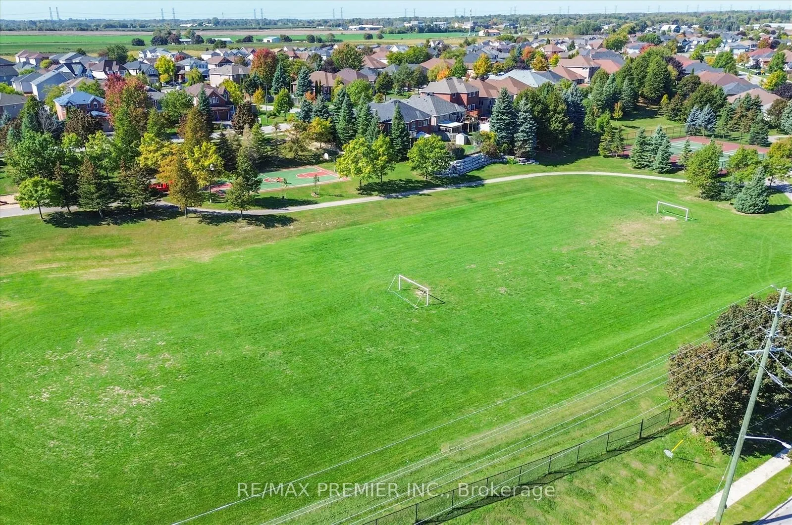 Photo 40 of 38 King William Way, Clarington, Bowmanville — HOMEH