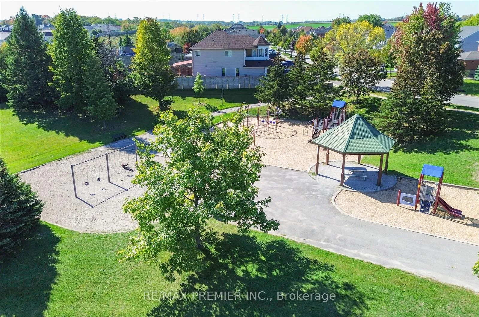 Photo 44 of 38 King William Way, Clarington, Bowmanville — HOMEH