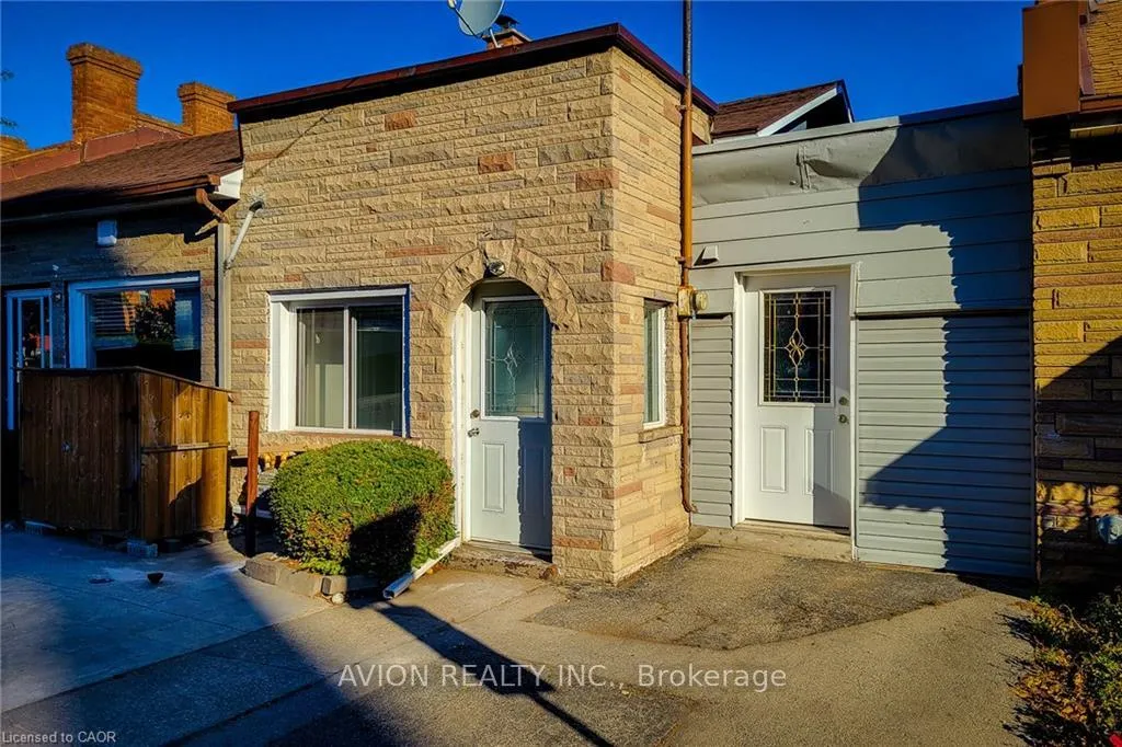Photo 2 of Unit 2, 26 Barton Street W, Hamilton, Strathcona — HOMEH