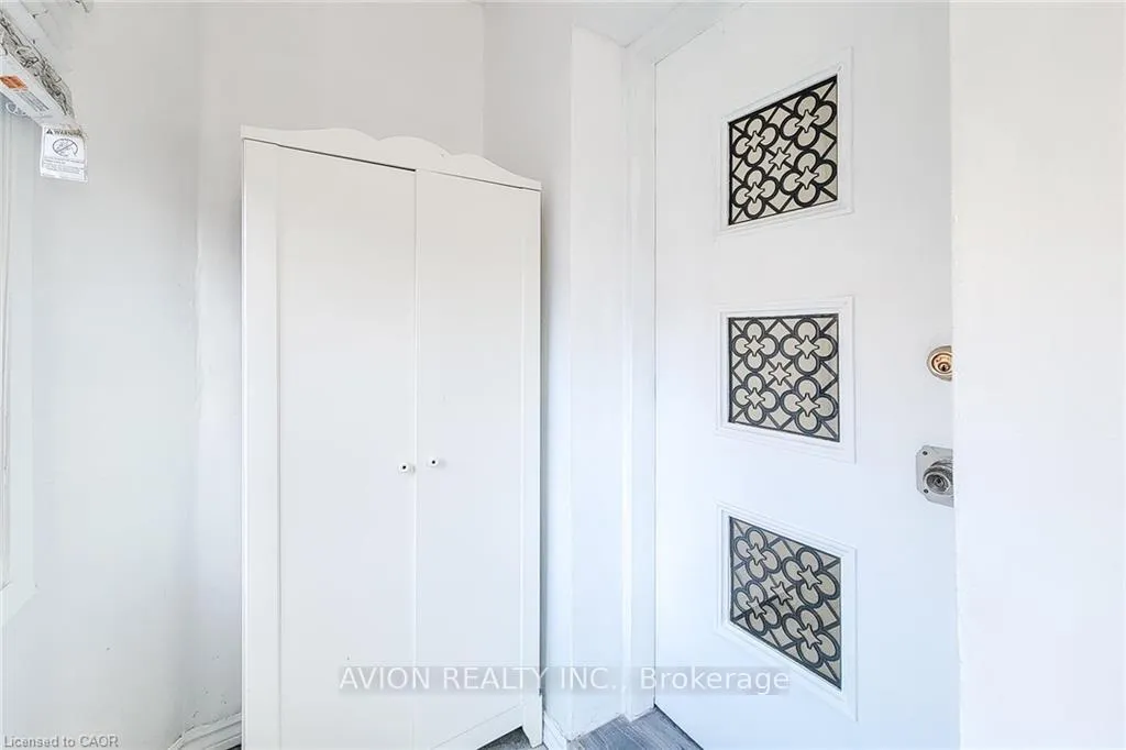 Photo 7 of Unit 2, 26 Barton Street W, Hamilton, Strathcona — HOMEH
